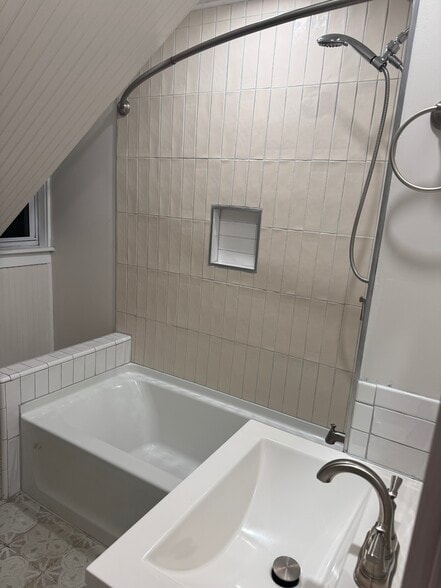 Building Photo - 24 Margaret St