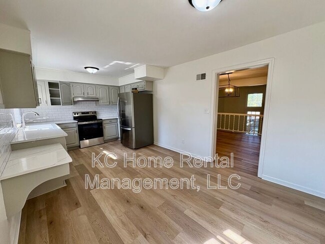 Building Photo - 10205 CedarBrooke Ln