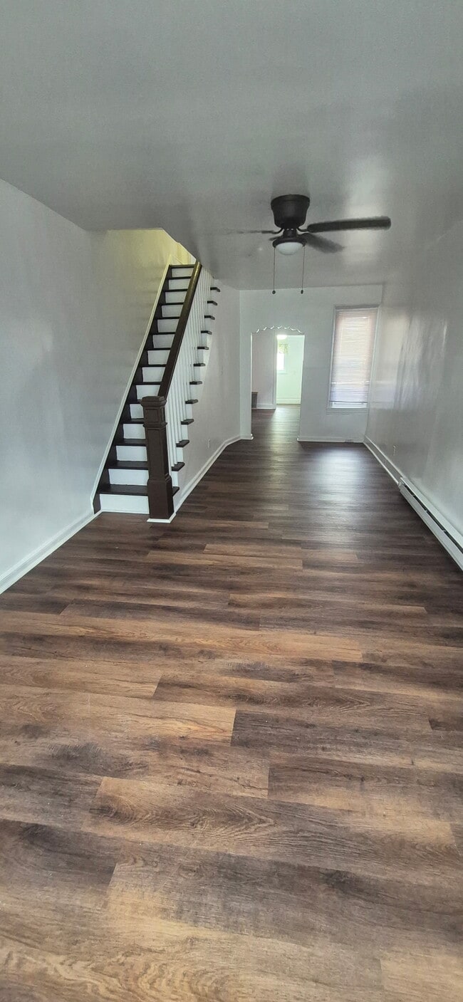 Building Photo - 423 Orange St