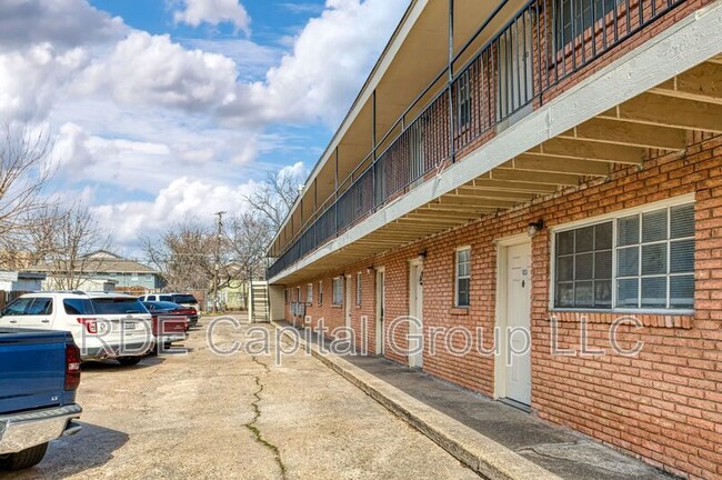 Building Photo - 4525 Columbia Ave