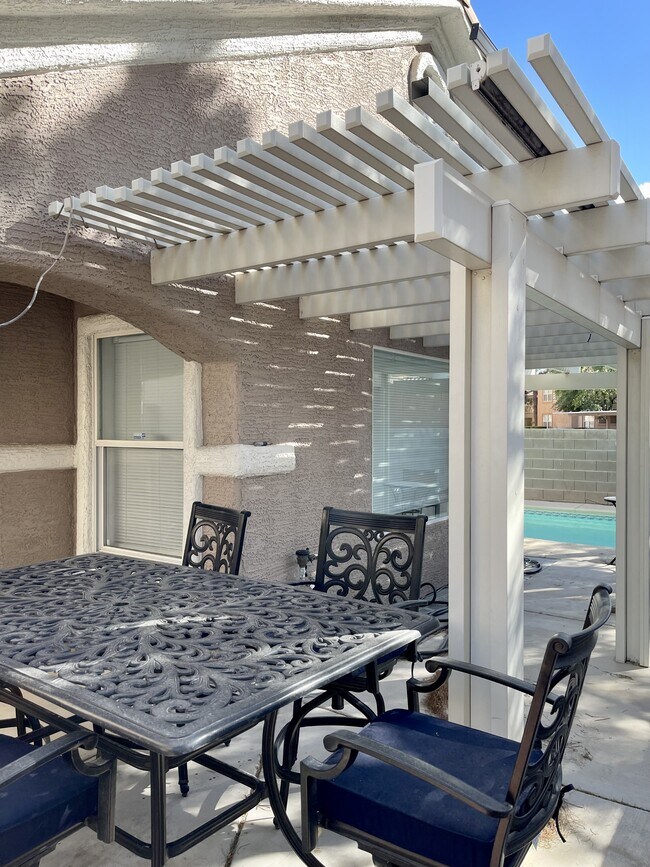 Building Photo - 1401 Beaver Spring St