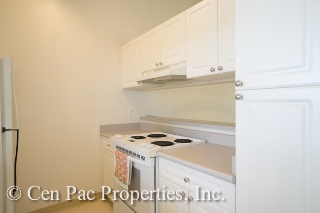 Building Photo - 2 Bed/2 Bath/ 2 Parking Stalls - Close to Waikele Shopping Center and Bus Line