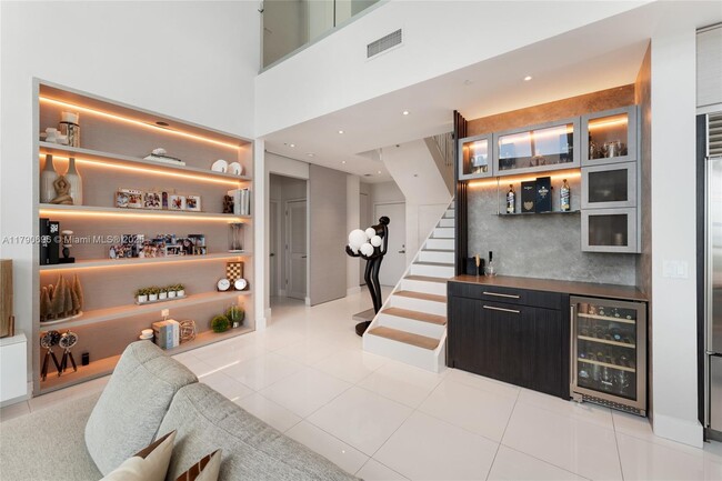 Building Photo - 950 Brickell Bay Dr