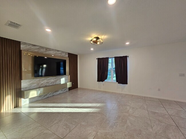 Building Photo - 3928 Capri Coast Dr