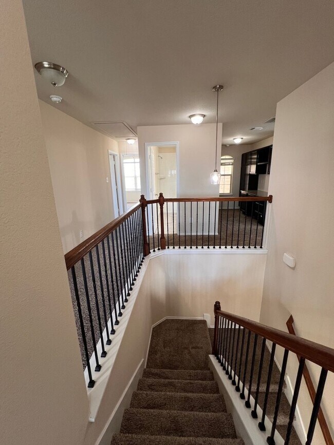 Building Photo - Spacious 5-Bedroom Harker Heights Home with 3 Living Areas & 3-Car Garage