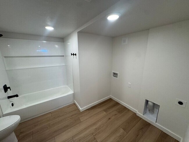 Building Photo - 2808 W 2720 N