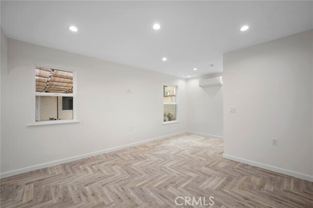 Building Photo - 1560 Ridgeway Dr