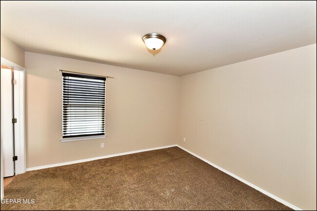 Building Photo - 916 Villa Seca Dr