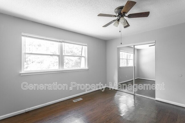 Building Photo - 44 St Victors Ln