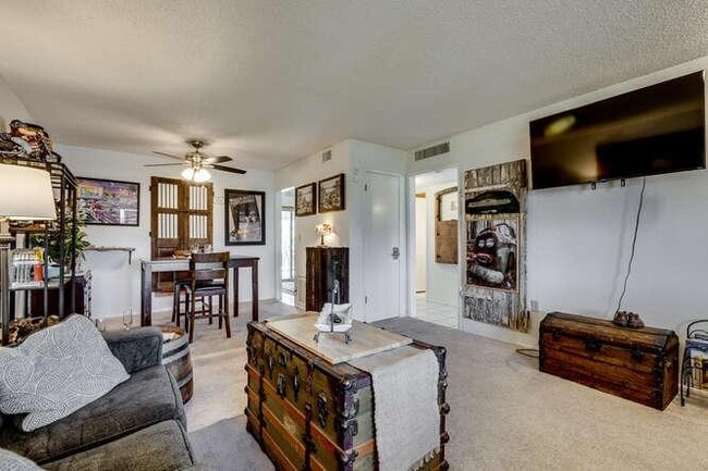 Building Photo - 12602 N 105th Ave