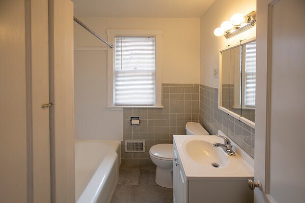 Building Photo - 864 N Addison Ave