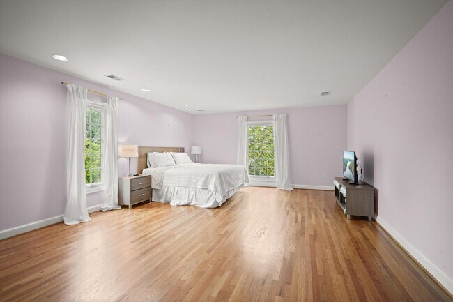 Building Photo - 9809 Hall Rd