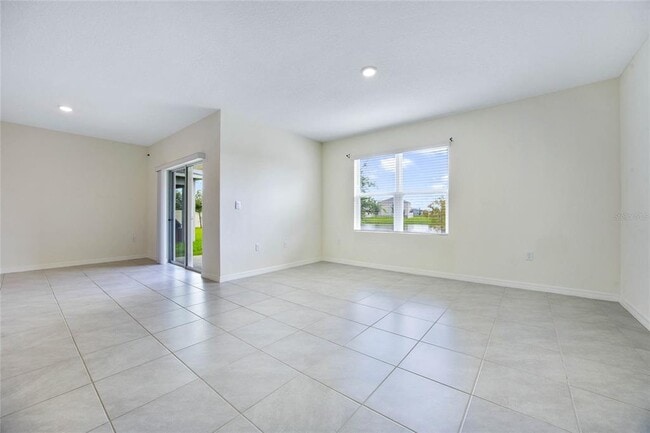 Building Photo - 652 Greymount St