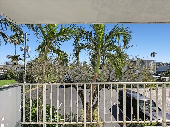 Building Photo - 1145 Normandy Dr