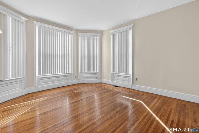 Building Photo - 339 Willow St