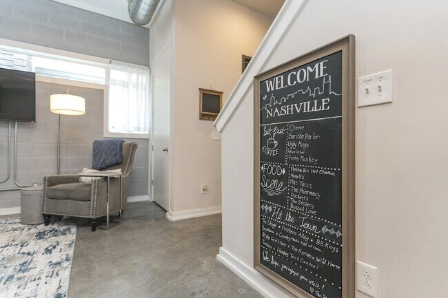 Building Photo - 1064B 2nd Ave S