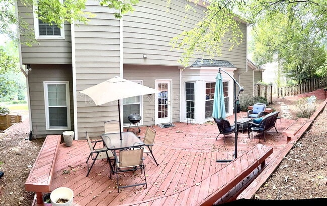 Building Photo - 335 Aolian Ct