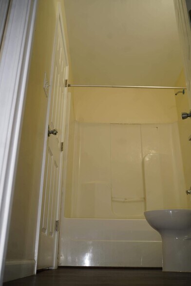 Bathroom 2 - 957 Prosperity Ave