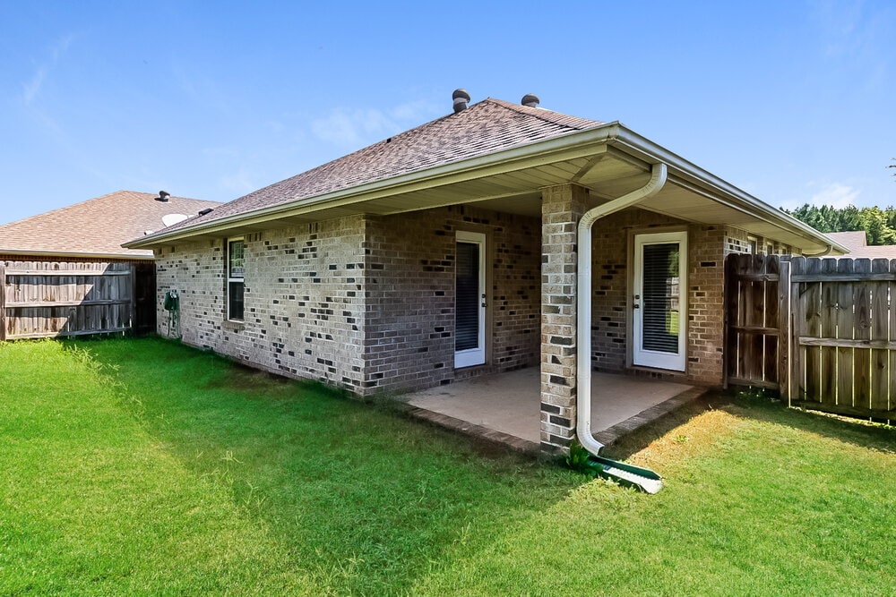 Building Photo - 45 Clover St