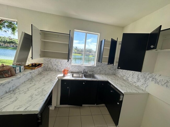 Building Photo - 2851 SE 15th Rd