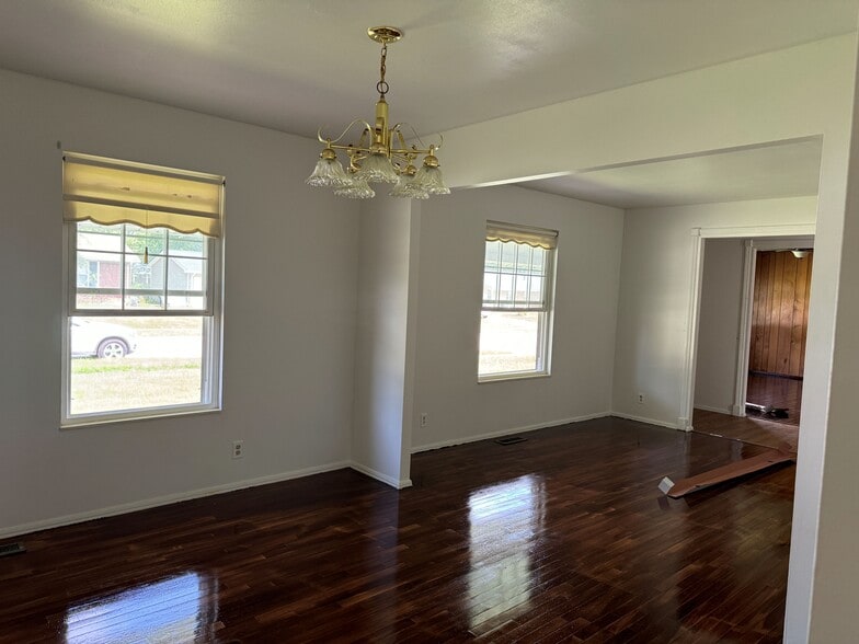 Building Photo - 1617 Somerset Shire Dr