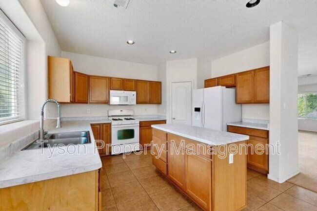 Building Photo - 3425 Oasis Springs Rd NE