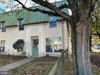 Building Photo - 441 Tomlinson Rd