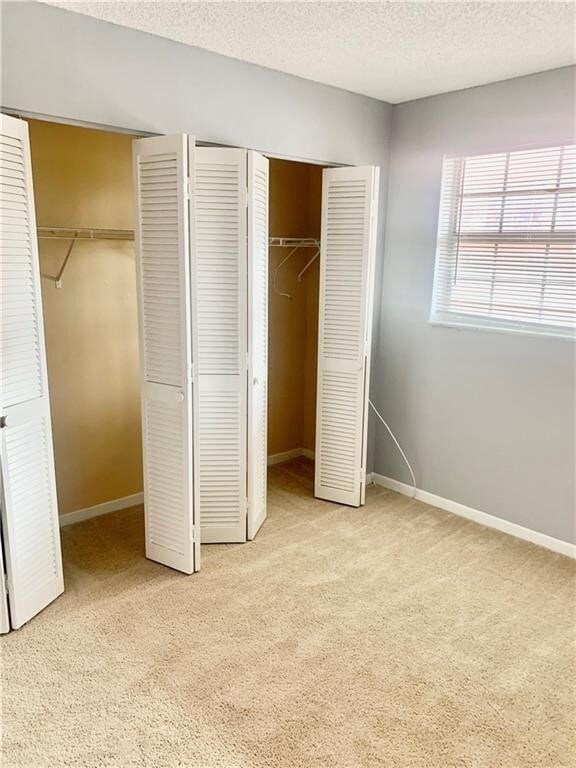 Building Photo - 680 Tennis Club Dr