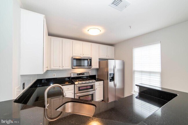 Building Photo - 12715 Fair Crest Ct