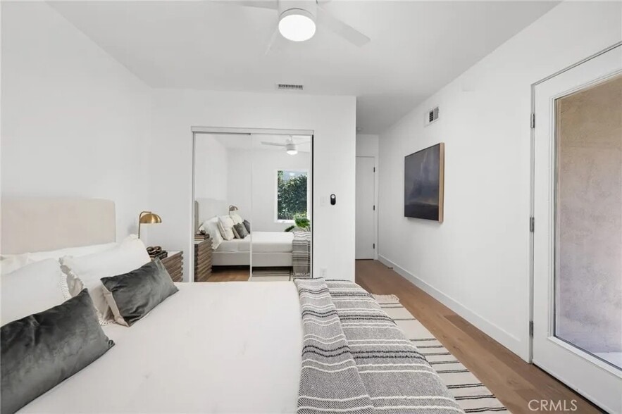 Building Photo - 3518 S Burnside Ave