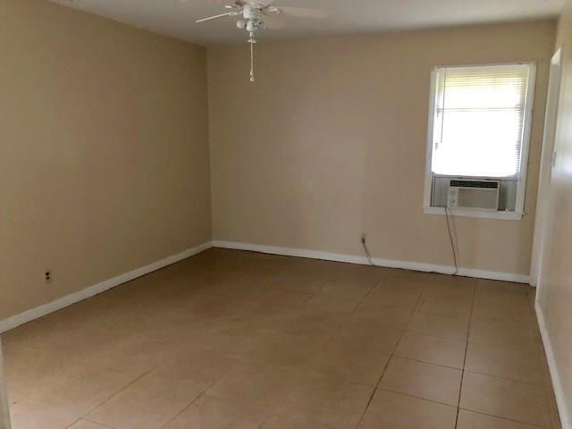 Building Photo - 6225 Parkwood Dr