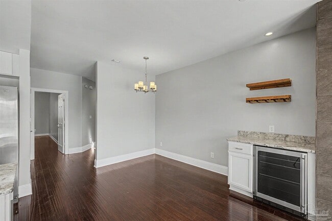 Building Photo - 42 Baybridge Dr