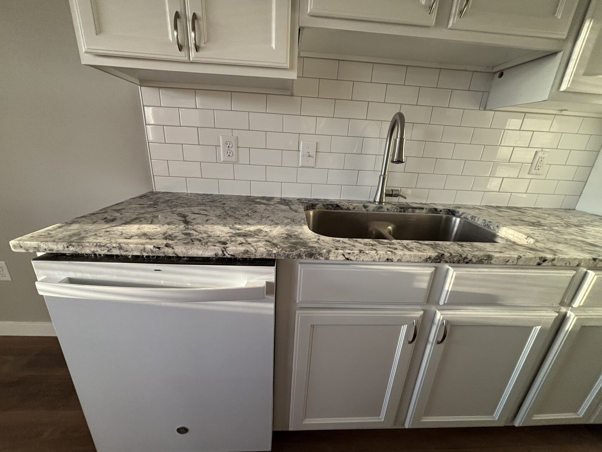 Building Photo - 69 Toponce Dr