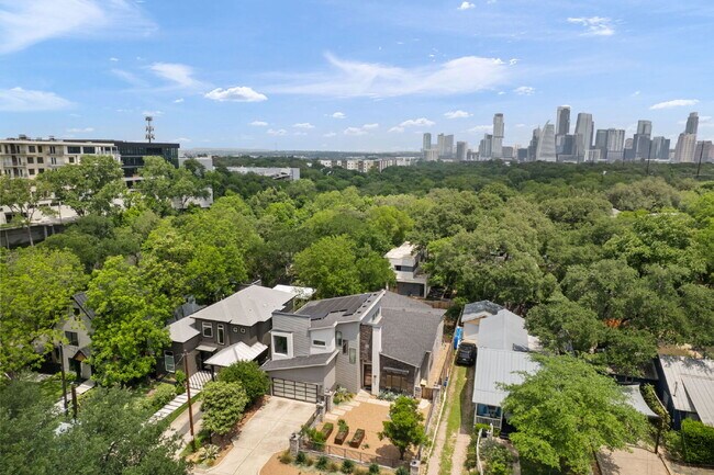 Building Photo - Modern Oasis in Bouldin Creek