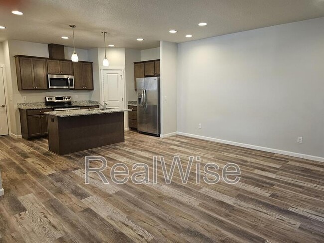 Building Photo - 5724 NE 58th Way