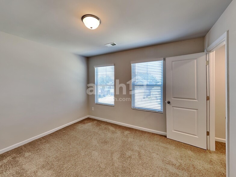 Building Photo - 373 Winston Cir