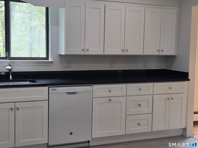 Building Photo - 17 Loughran Ave