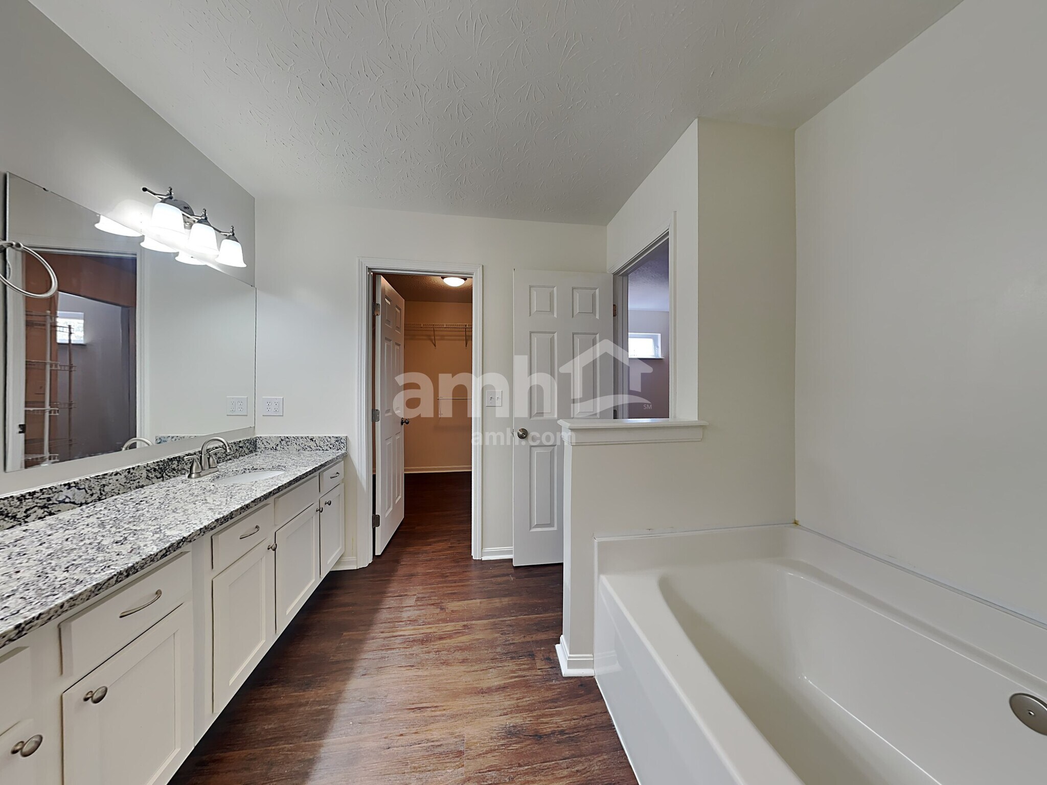 Building Photo - 628 Buckshire Glen