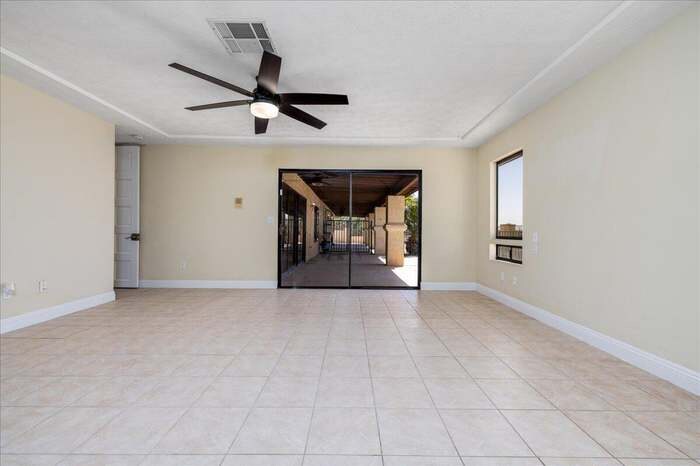 Building Photo - 12575 Deodar Ave