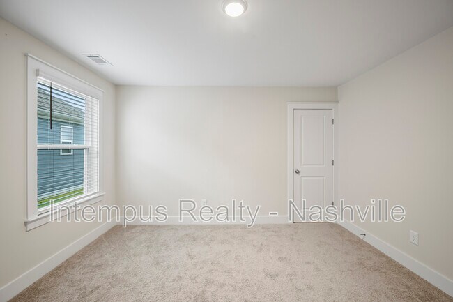 Building Photo - 704 Conifer Dr