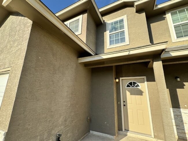 Building Photo - Townhome Near Retama Park...No Carpet.