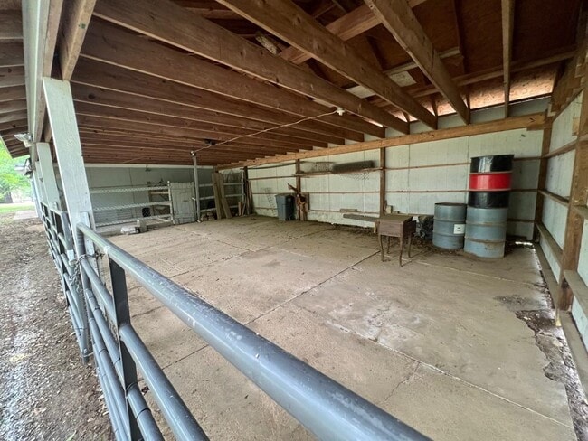 Building Photo - 11485 Sycamore Farms Rd
