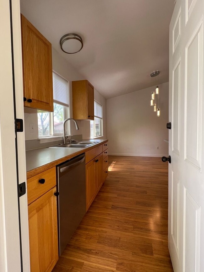 Building Photo - Beautiful 3 bed 2 bath home in the Haven Cove Subd just off Cherry Ln and N Ten Mile Rd