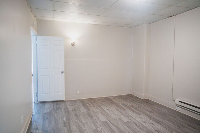 Building Photo - Spacious 3-Bedroom Home with Brand-New Appliances – Available Now in Allentown!