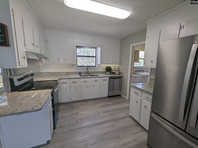 Building Photo - 404 Fox Squirrel Rd