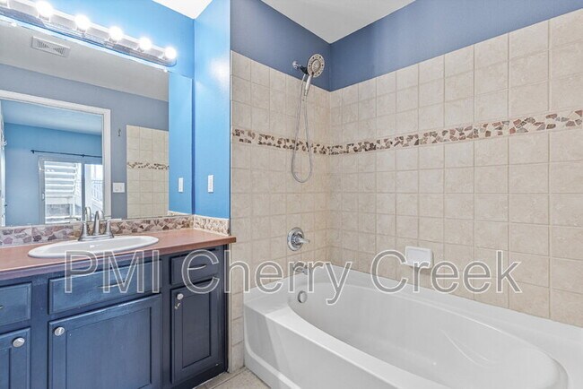 Building Photo - 18602 E Water Dr