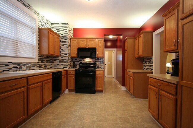 Building Photo - 233 Garfield Ave SW