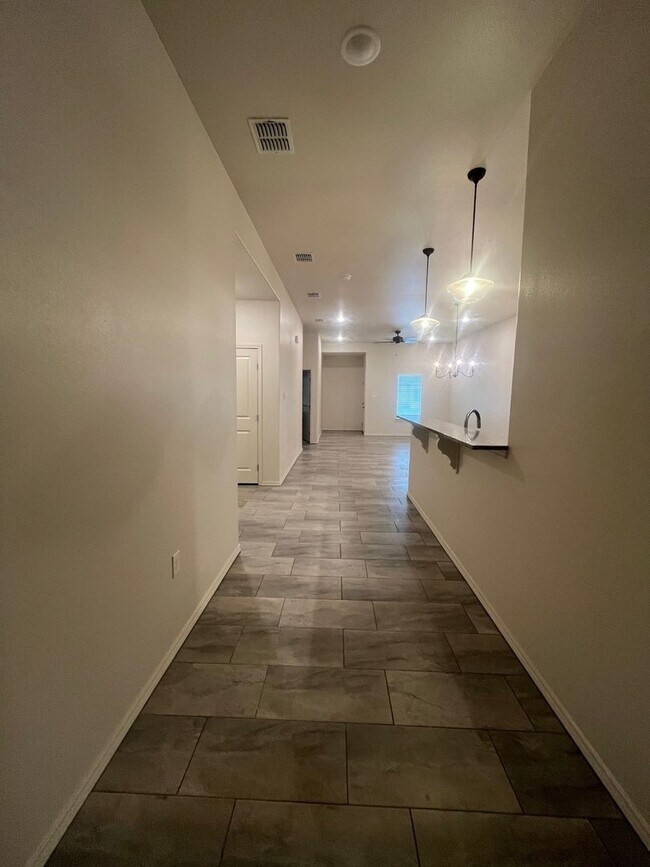 Building Photo - Escape the Ordinary in Viridian Townhomes!