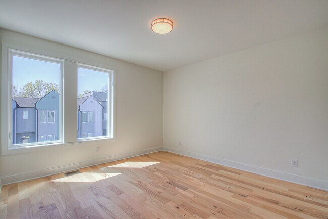Building Photo - 1540 Yarra St