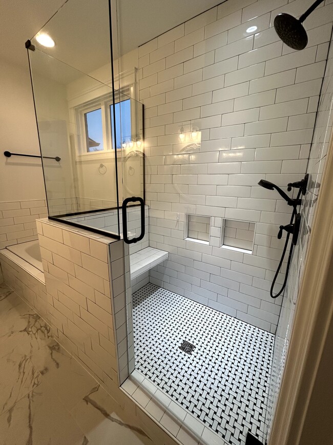 Building Photo - 1000 Alrich Ct